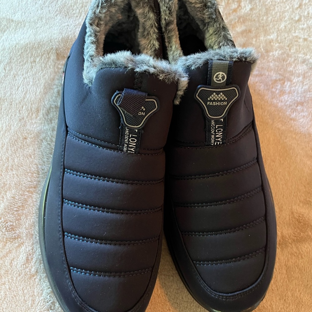 NWT Shibever Winter Boots for WomenNavy Warm Fur Lined Slip On Ankle Boots size9
